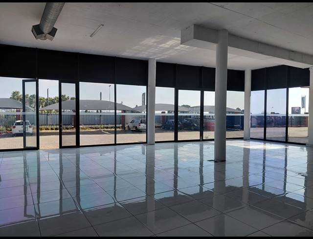 403M² SHOWROOM TO LET IN LONEHILL
